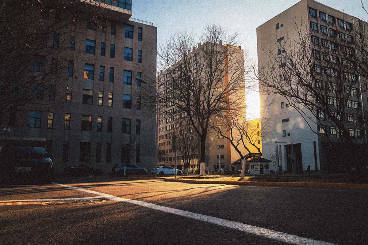 大風(fēng)來(lái)襲！來(lái)感受首都師大的融融暖意